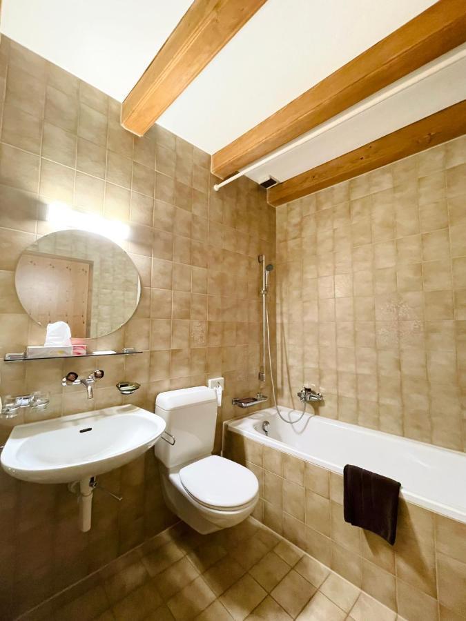 Hotel du Cheval Blanc La Neuveville Buitenkant foto